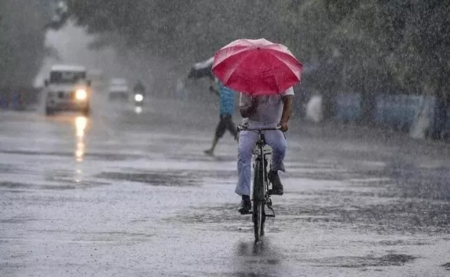 Heavy Rain Forecast for Telangana IMD Issues Yellow Orange Alerts - Sakshi