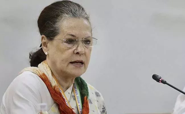 Sonia Gandhi Said Socialist Ideas Fallen Demise Of Mulayam Singh Yadav - Sakshi