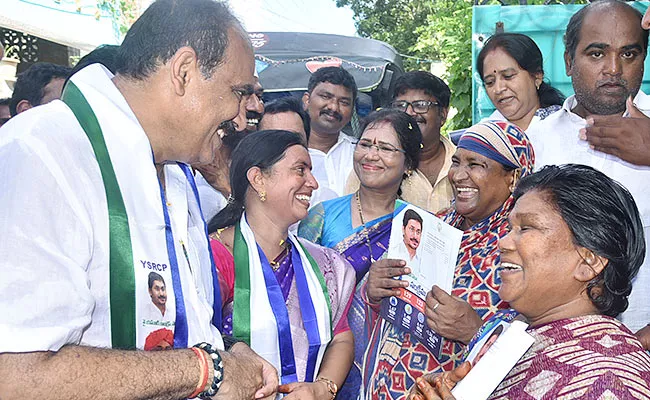 Balineni Srinivasa Reddy In Gadapa Gadapaki Mana Prabhutvam Campaign - Sakshi