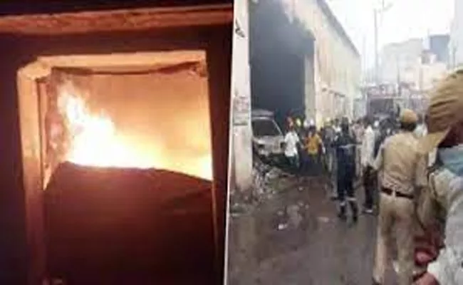 10 migrant workers burnt alive in fire accident in Male - Sakshi