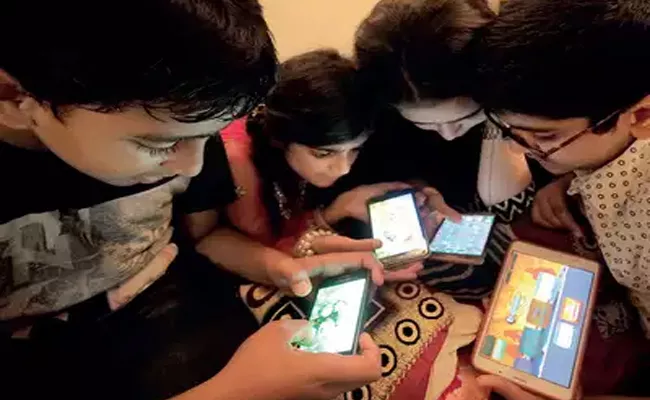 Impact of Smartphone Addiction on Students Academic Performance - Sakshi