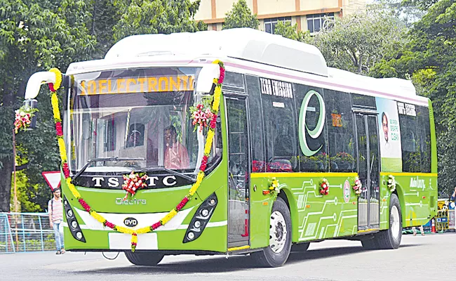 Central Govt Likely To Start Converting TSRTC Buses Into Electric Buses - Sakshi