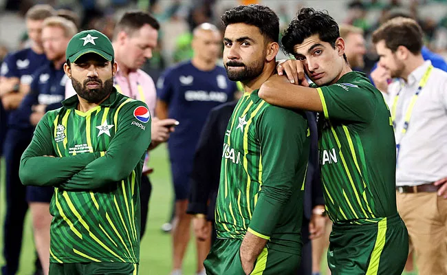 T20 WC: Massive Mistake Death Overs Leads Pakistan Loss Final Vs ENG - Sakshi