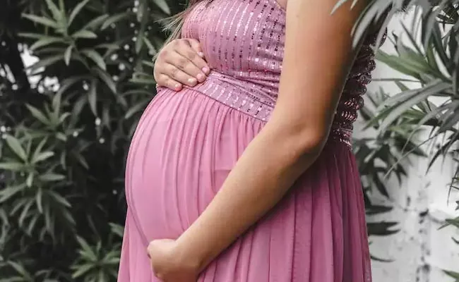 Pregnant Woman Dies After Taking Abortion Pills in Tamil Nadu - Sakshi