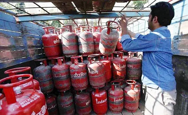 From December LPG Cylinder Price may come down by centre - Sakshi