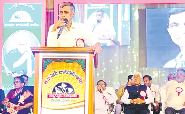 Lok Satta Party Leader Jayaprakash Narayana On AP Govt Education - Sakshi