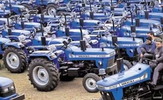 Sonalika Reports1 Lakh Tractor record Sales In A Year - Sakshi