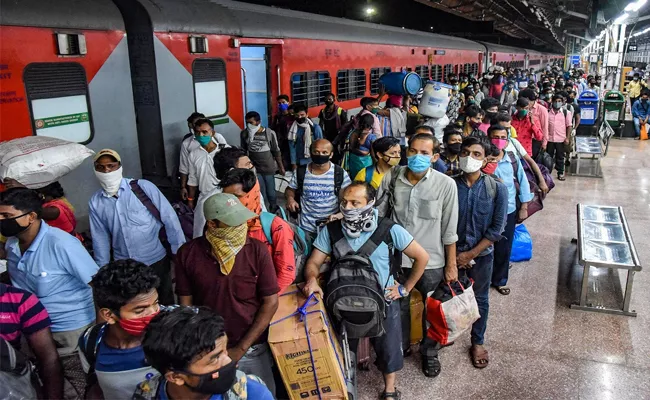 Railways Minister Ashwini Vaishnaw Hints Concessions To Senior Citizens Not Now - Sakshi