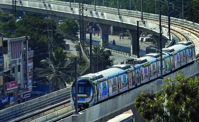 Central Govt Said RS 8453 Crores For Telangana Metro Corridor - Sakshi