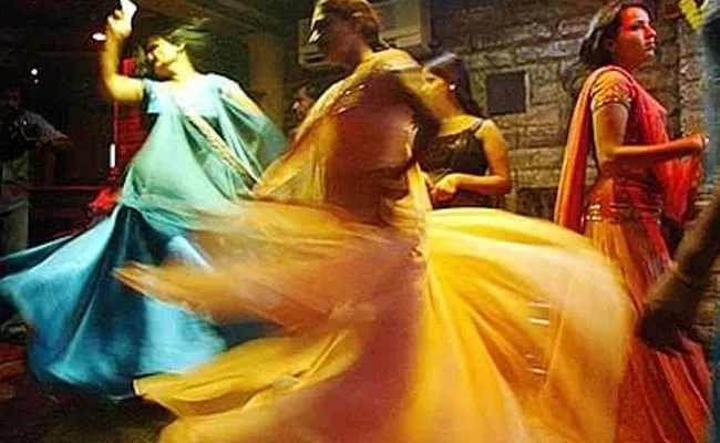 Mumbai Police Raided Bar Women Found Hidden Secret Room - Sakshi