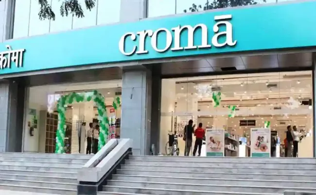 Croma New Year Sale On Smartphones, Laptops - Sakshi