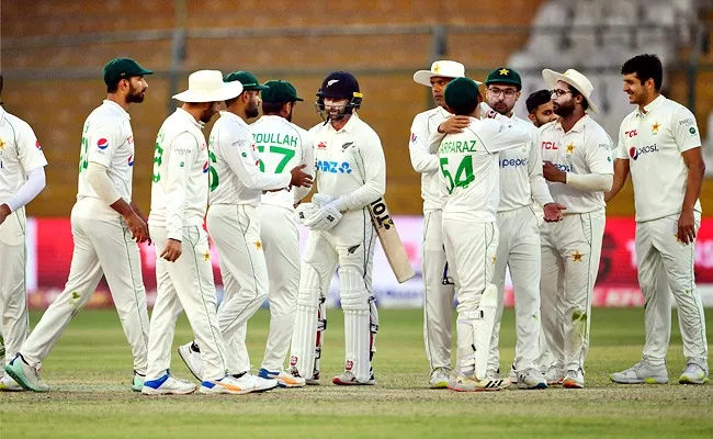 Pak Vs NZ 1st Test Day 5: Match Drawn After Pakistan Declared for 318 - Sakshi