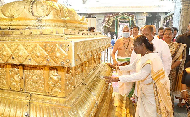 Draupadi Murmu Take Blessings From Tirumala Lord Venkateswara  - Sakshi
