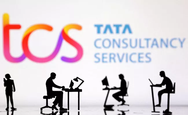 Tcs To ​​hire 125,000 To 150,000 Employees In Financial Year 2024 - Sakshi