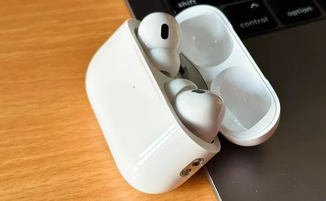 Iphone Maker Apple Company Could Bring New AirPods Cost Under Rs 10000 - Sakshi