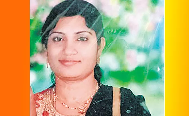 CID CIs wife commits suicide In Krishna District - Sakshi