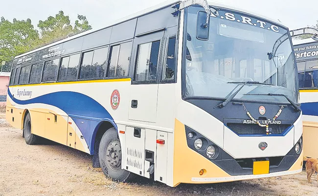 More Time To Launch Fame Electric Buses In Hyderabad - Sakshi
