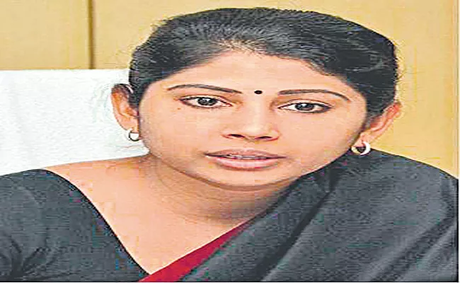 Smita Sabharwal Expressed Fellings Through Twitter Over House Breaking - Sakshi