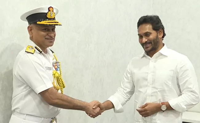 East Coast Guard Commander Paramesh Sivamani met AP CM YS Jagan - Sakshi