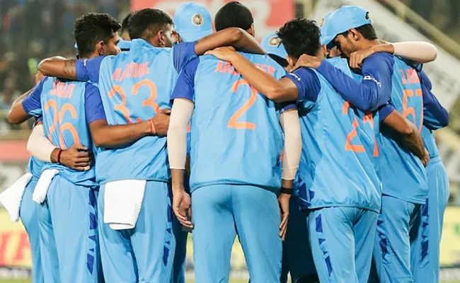 Ind Vs NZ 1st T20: Hardik Pandya Blunt Assessment After Defeat We Poor - Sakshi