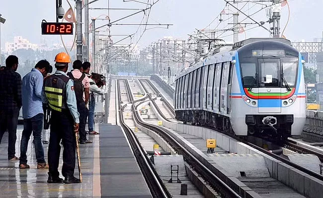 Nampally Numaish 2023 Hyderabad Metro Announced Mid Night Service - Sakshi
