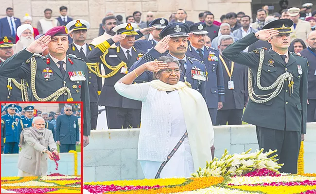 President Murmu, PM Modi pay tribute to Mahatma Gandhi on his death anniversary at Rajghat - Sakshi