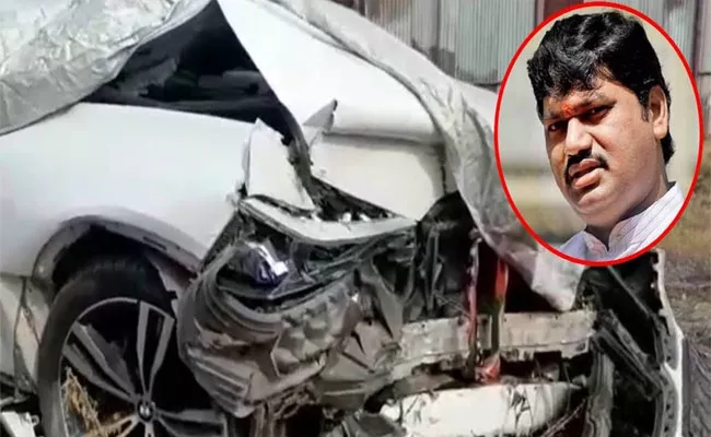 NCP MLA Dhananjay Munde Had Minor Injuries In Road Accident - Sakshi
