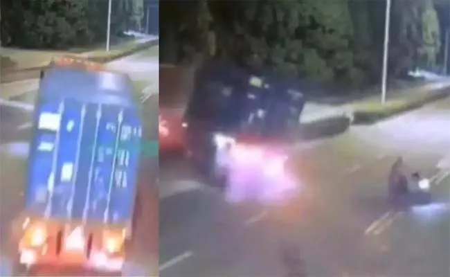 Viral Video: Two Wheeler Narrowly Escapes Fatal Accident - Sakshi