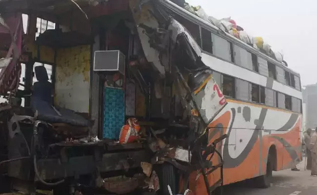 Up Bus Rams Into Truck Amid Dense Fog Agra Lucknow Expressway - Sakshi