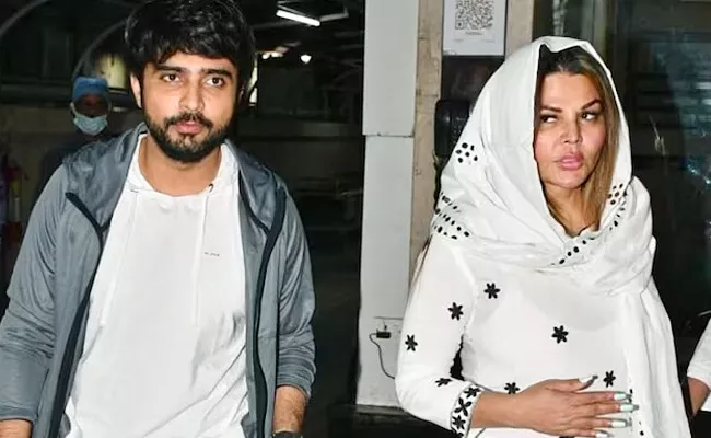 Rakhi Sawant Sensational Allegations On Her Husband Adil Durrani - Sakshi