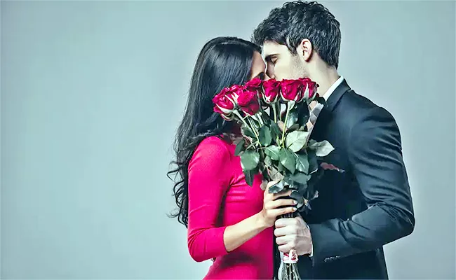 Koreans Celebrate Valentines Day Every Month - Sakshi