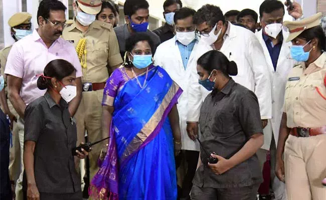 Tamilisai Soundararajan Comments On Preeti Health Condition - Sakshi