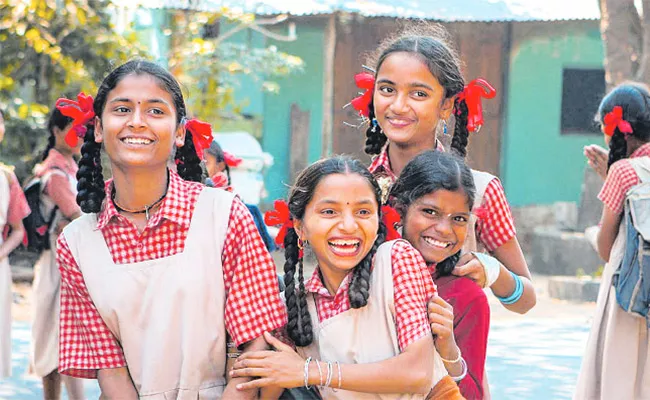 Labor Force Survey Report Says Increasing Number Of Girls In AP - Sakshi