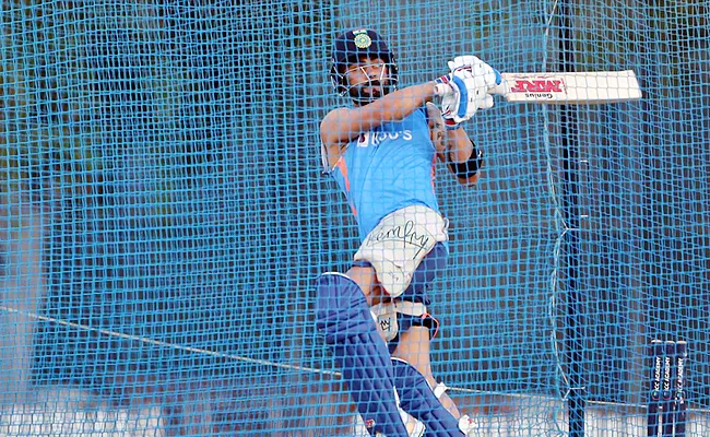 BGT 2023: KL Rahul, Virat Kohli grind in the nets as India - Sakshi