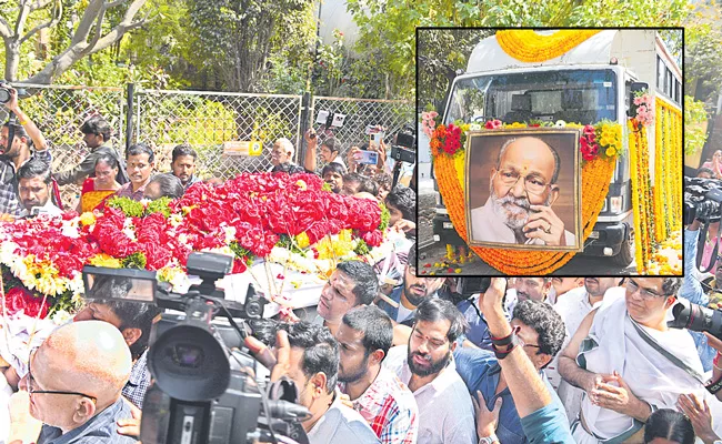Director Viswanath Funeral Held In Panjagutta - Sakshi