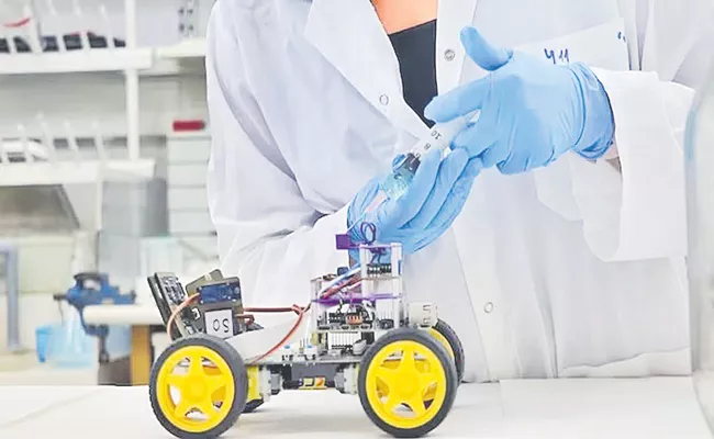 Israeli scientists create robot that smells using biological sensor - Sakshi