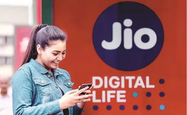 Jio Unveils Postpaid Family Plans Jio Plus For Rs 399 And Rs 699 - Sakshi