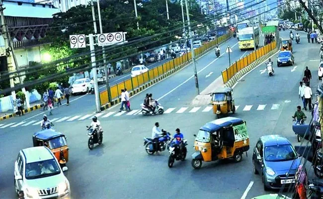 Hyderabad: 3 Month Traffic Diversions For Nala Works Balanagar - Sakshi
