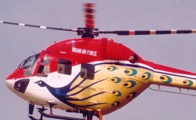 Indian Navy Helicopter Emergency Landing Off Mumbai Coast - Sakshi