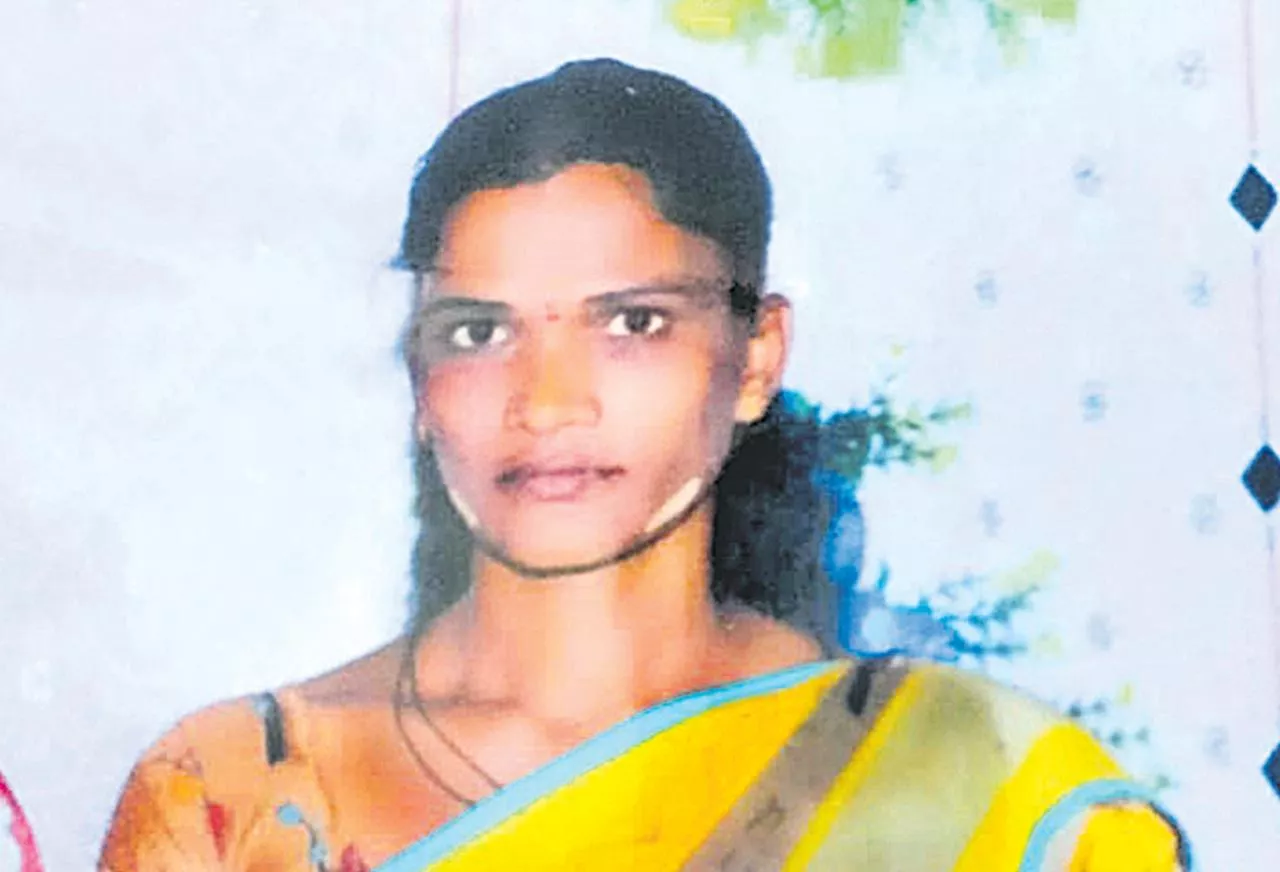 Lover Killed Woman Srisailam Nallamala Forest - Sakshi