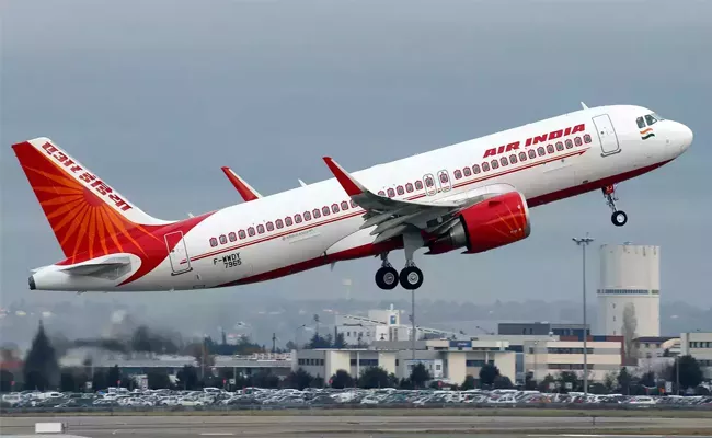 Cockpit entry incident: DGCA issues notices to Air India CEO - Sakshi
