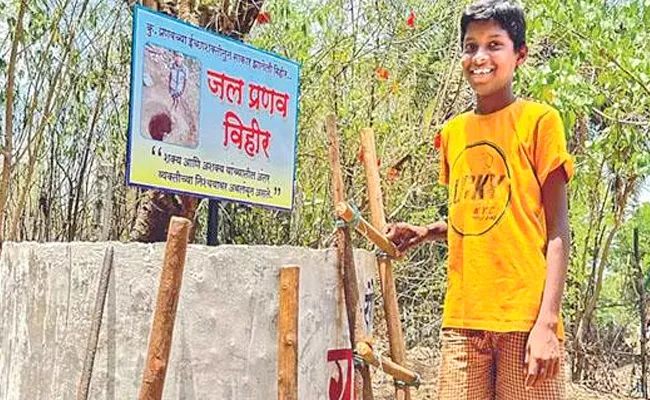 Palghar Boy Digs Well To Save Mom Trips To River To Fetch Water - Sakshi