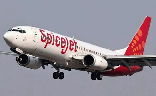 SpiceJet Hikes Salaries For Pilots To rs 7.5 Lakh Per Month - Sakshi