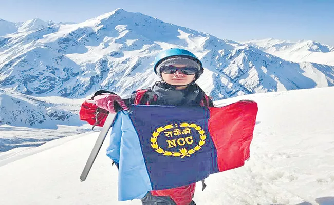 Shalini Singh becomes the first female NCC cadet to complete mountaineering course - Sakshi