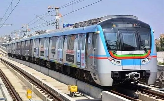 Hyderabad Metro To Charge Toilet Fee In All stations - Sakshi