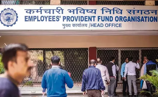 EPFO adds 17 lakh members in April over half aged 18 to 25 years - Sakshi