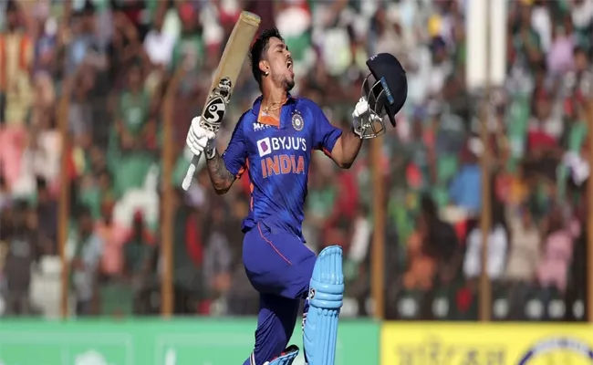 Sanjay Manjrekar backs Mumbai Indians opener to feature in ODIs for Team India - Sakshi