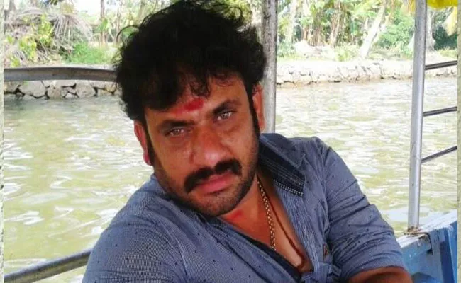 Malayalam Director Baiju Paravoor Dies Of Suspected Food Poisoning In Kochi - Sakshi