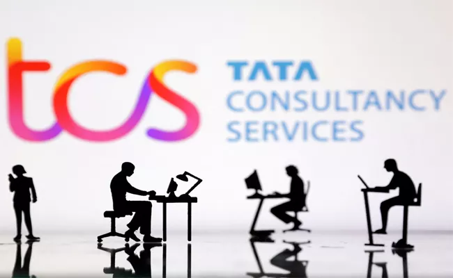 Good news for tcs employees salary hike 12 to 15 percent - Sakshi