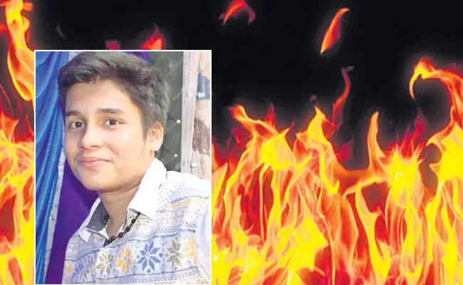 Engineering Student Gets Kidnapped In Karnataka - Sakshi